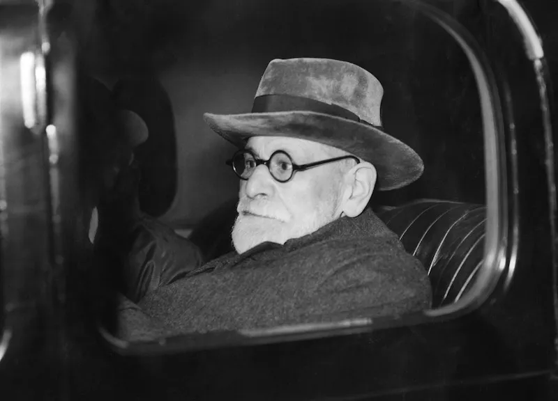 Austrian psychoanlyst Sigmund Freud leaves Victori