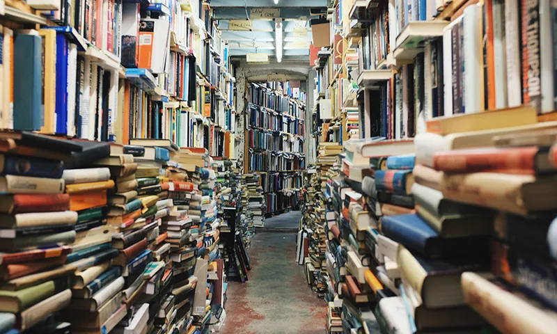 books-768426_1920