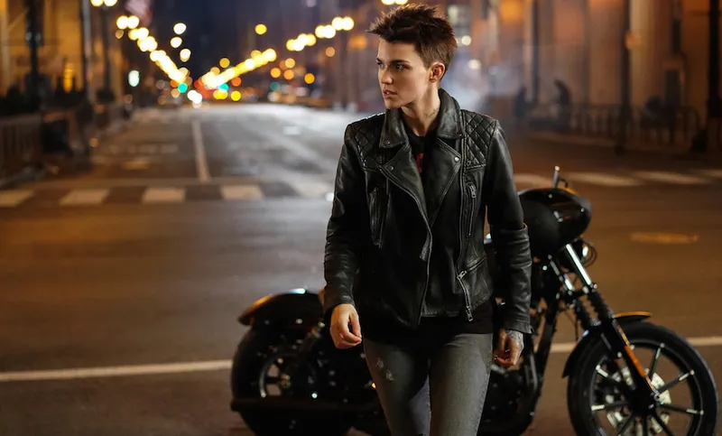 Batwoman -- "Pilot" -- Image Number: BWN101f_0095.jpg -- Pictured: Ruby Rose as Kate Kane -- Photo: Elizabeth Morris/...
