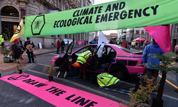 XRANZ_ClimateEmergency_Car_Banner