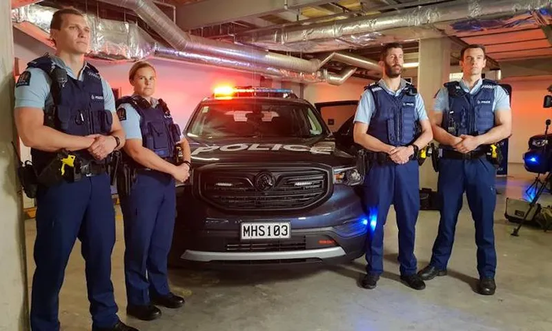 eight_col_Police_car_1610