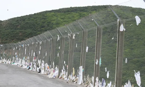 Debris fence
