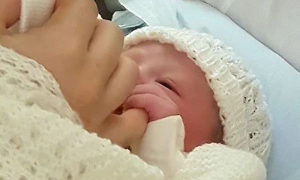 Jacinda Clarke and Baby (3)