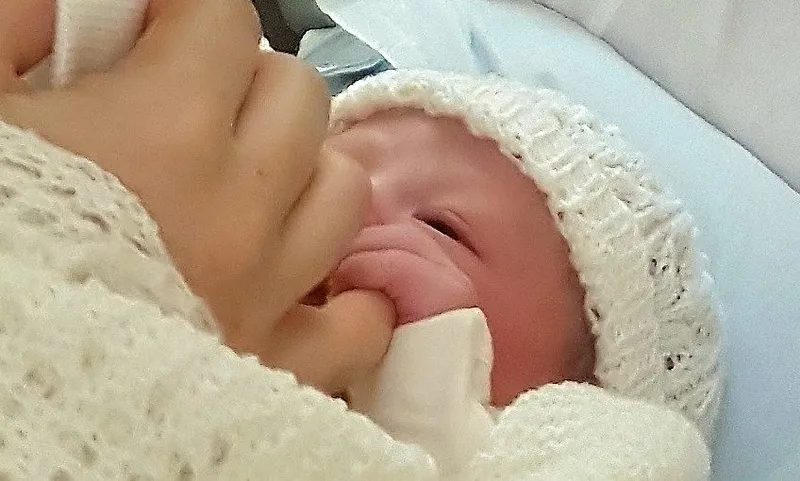 Jacinda Clarke and Baby (3)