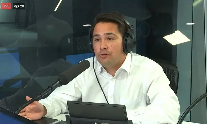 simon-bridges-live