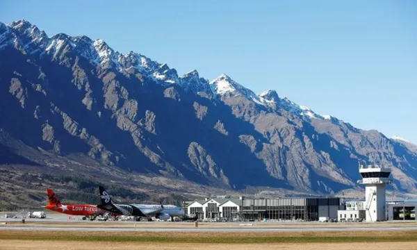 Queenstown airport radio nz