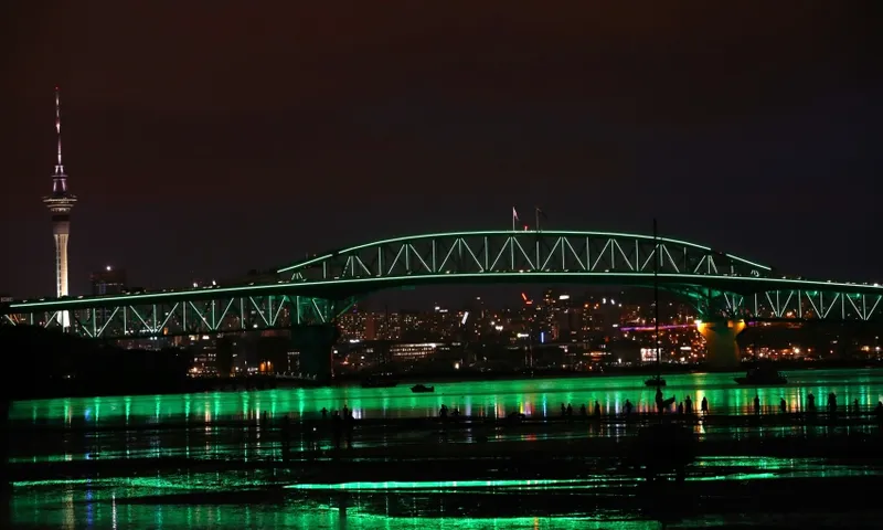 vector bridge green lights getty (1)