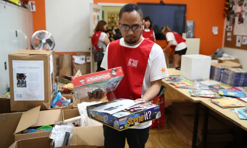 Struggling Families Seek Assistance At Auckland City Mission Ahead Of Christmas