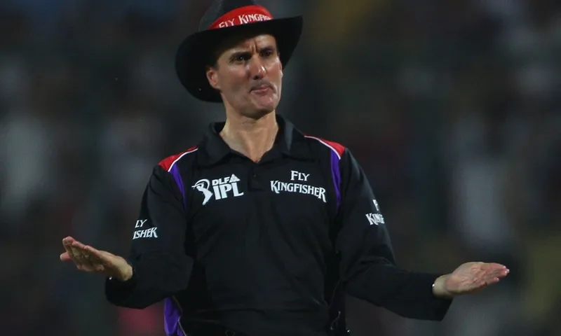 Billy Bowden calling for the third umpire getty