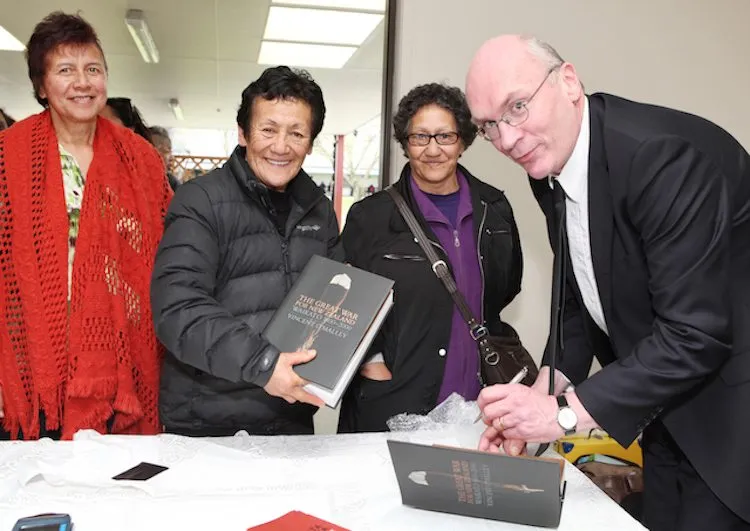 Vincent_OMalley_signing_LowRes