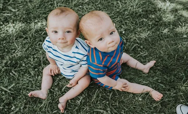 Twins2