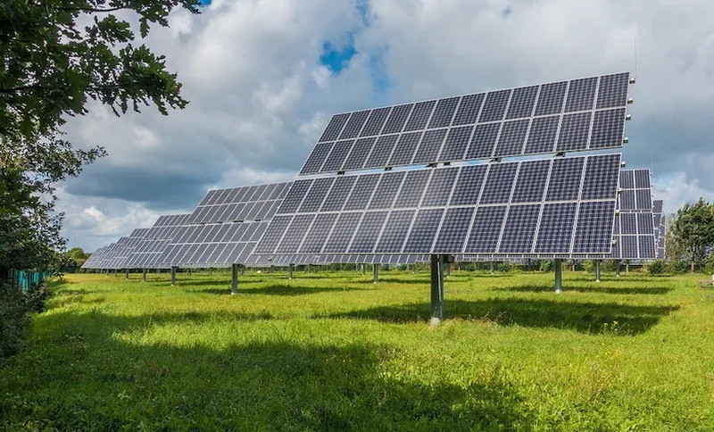 photovoltaic-system-2742302_960_720