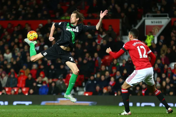 The majestic Peter Crouch.  (Photo by Clive Mason/Getty Images)