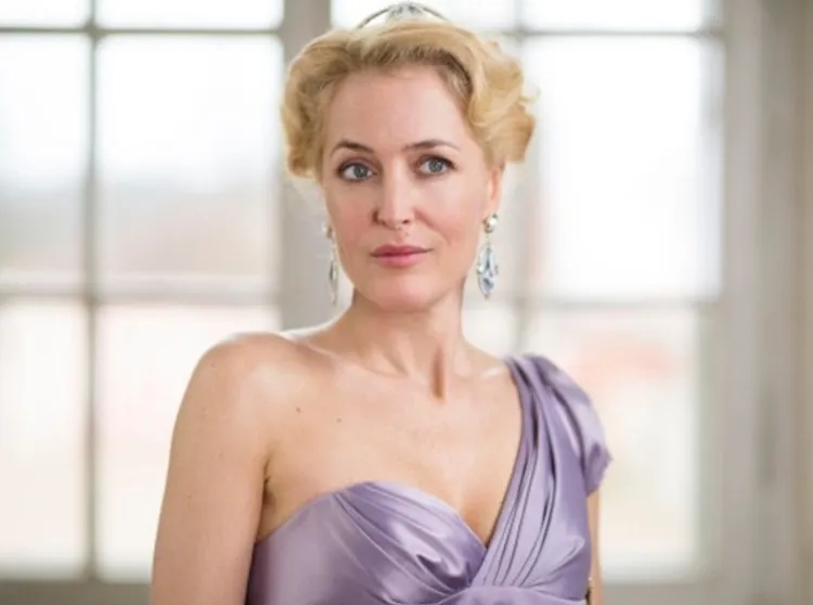 Gillian Anderson looking suitably upper-crust as Anna Palovna