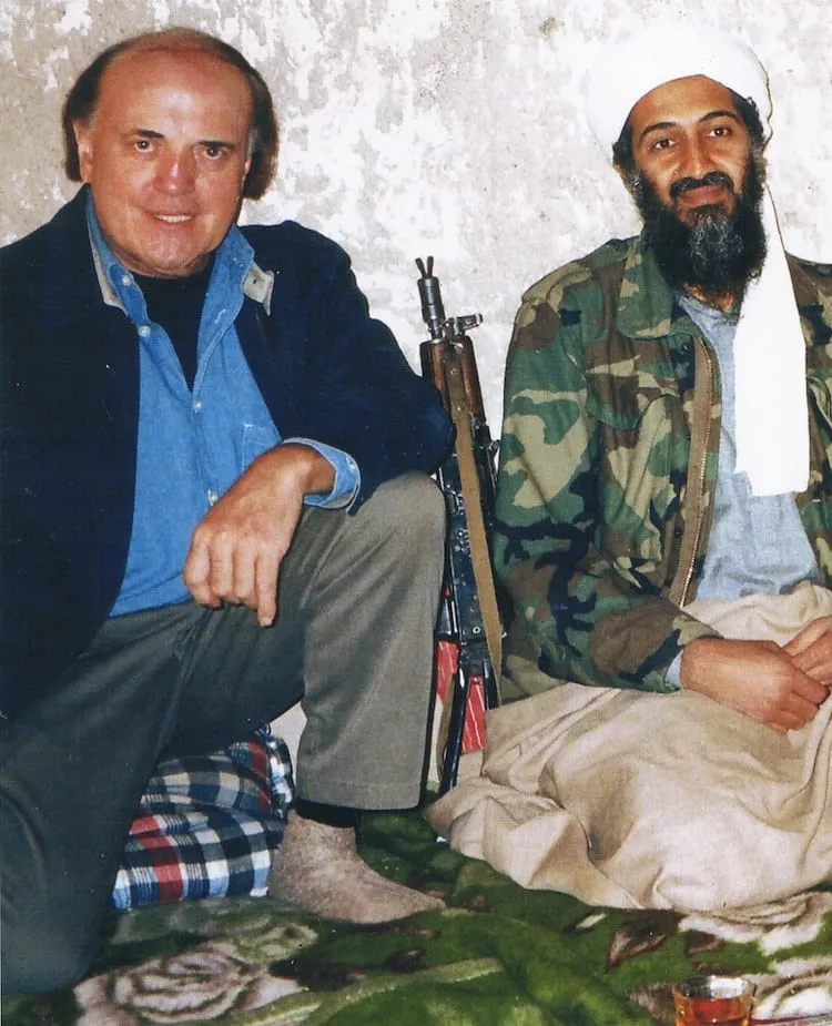 Peter Arnett with Osama bin Laden in Afghanistan, 1997.
