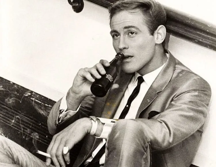 Peter Sinclair taking a break. Image: Murray Cammick Collection/Audioculture