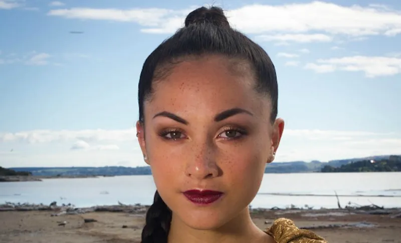 Hinerauwhiri Paki plays Piki
