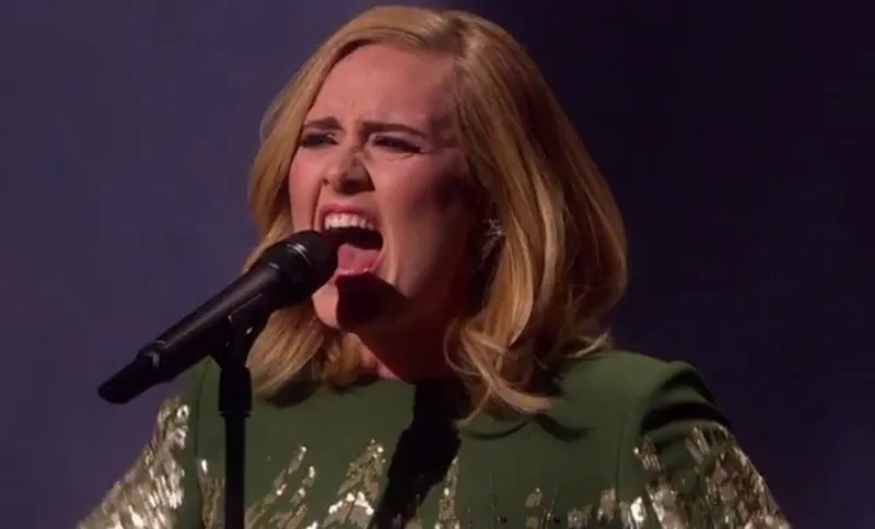 adele-hello-performance
