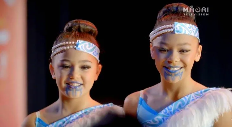 Contestants Grace and Lola