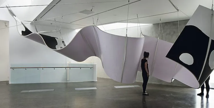 Judy Millar, two installation views of ‘The Model World’, Te Uru Waitakere Contemporary Gallery, Titirangi, 2015. Courtesy of the artist and Te Uru Waitakere Contemporary Gallery. Photograph by Simon Devitt.
