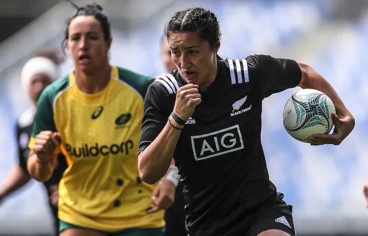 Sarah Goss makes a break.  (Photo by Simon Watts/Getty Images)