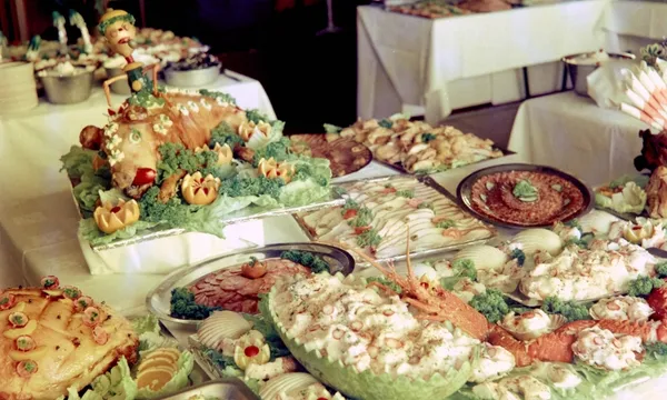 Roast pork, seafood, cold meets, ham served buffet style