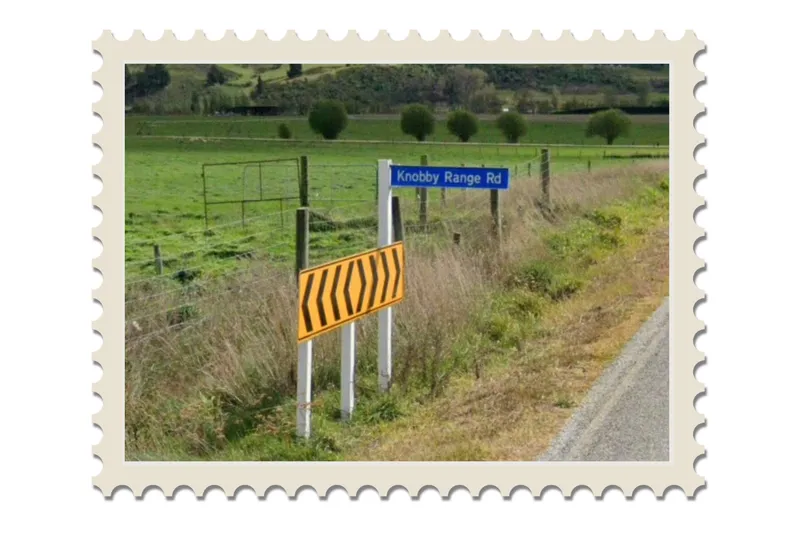 A street sign for Knobby Range Road, Roxburg East