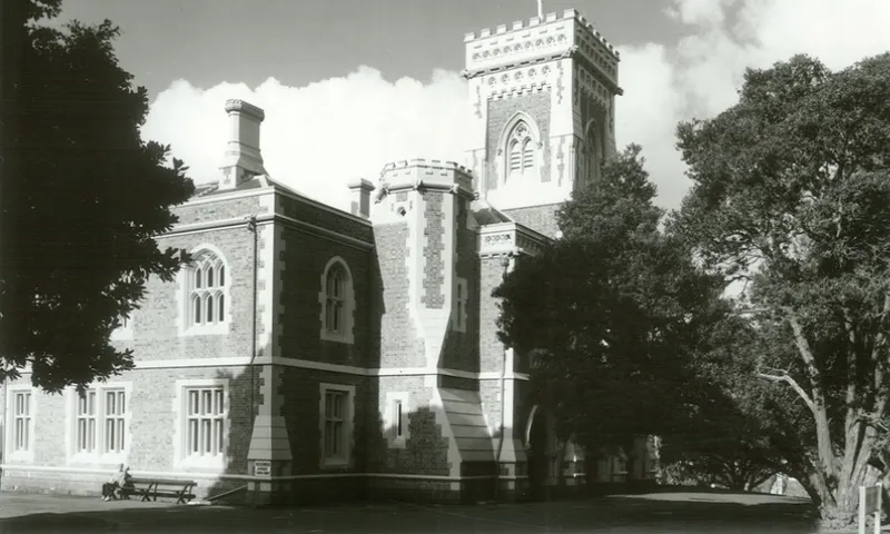 Henrys-master-working-10.png