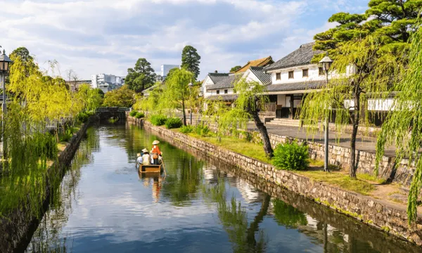 A waterway in Kurashiki, Japan