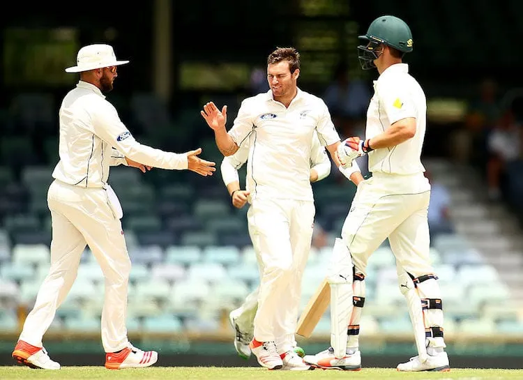 PERTH, AUSTRALIA - NOVEMBER 17: Mark Craig of New Zealand congratulates Doug Bracewell after dismissing Mitchell Marsh of Australia during day five of the second Test match between Australia and New Zealand at WACA on November 17, 2015 in Perth, Australia.  (Photo by Paul Kane/Getty Images)