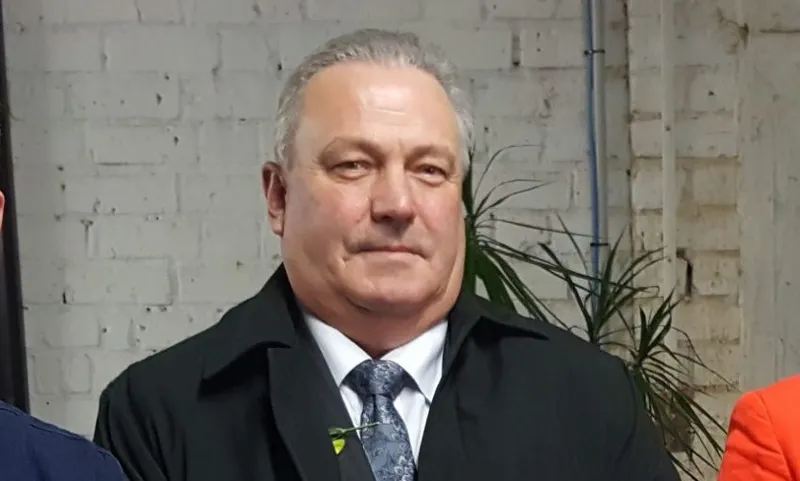 Bill Cashmore, with a bit of Hayde Donnell's shoulder and a bit of Nikki Kaye's shoulder