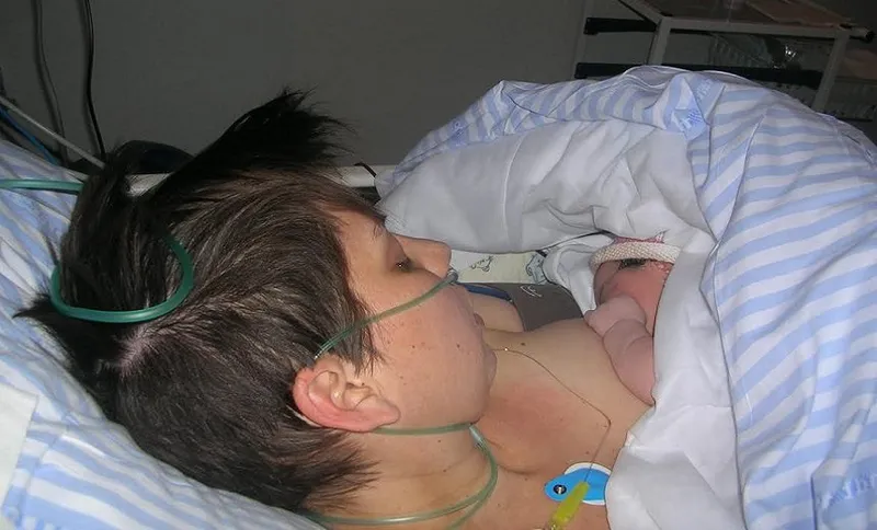 The author Francesca Jones and her daughter
