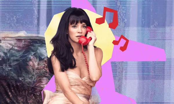 Lily Allen on the phone sharing the bad news with her New Zealand fans.
